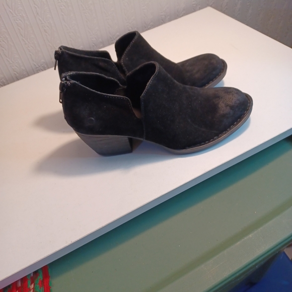 Born Womens suede booties Size 7.5M - Picture 10 of 12